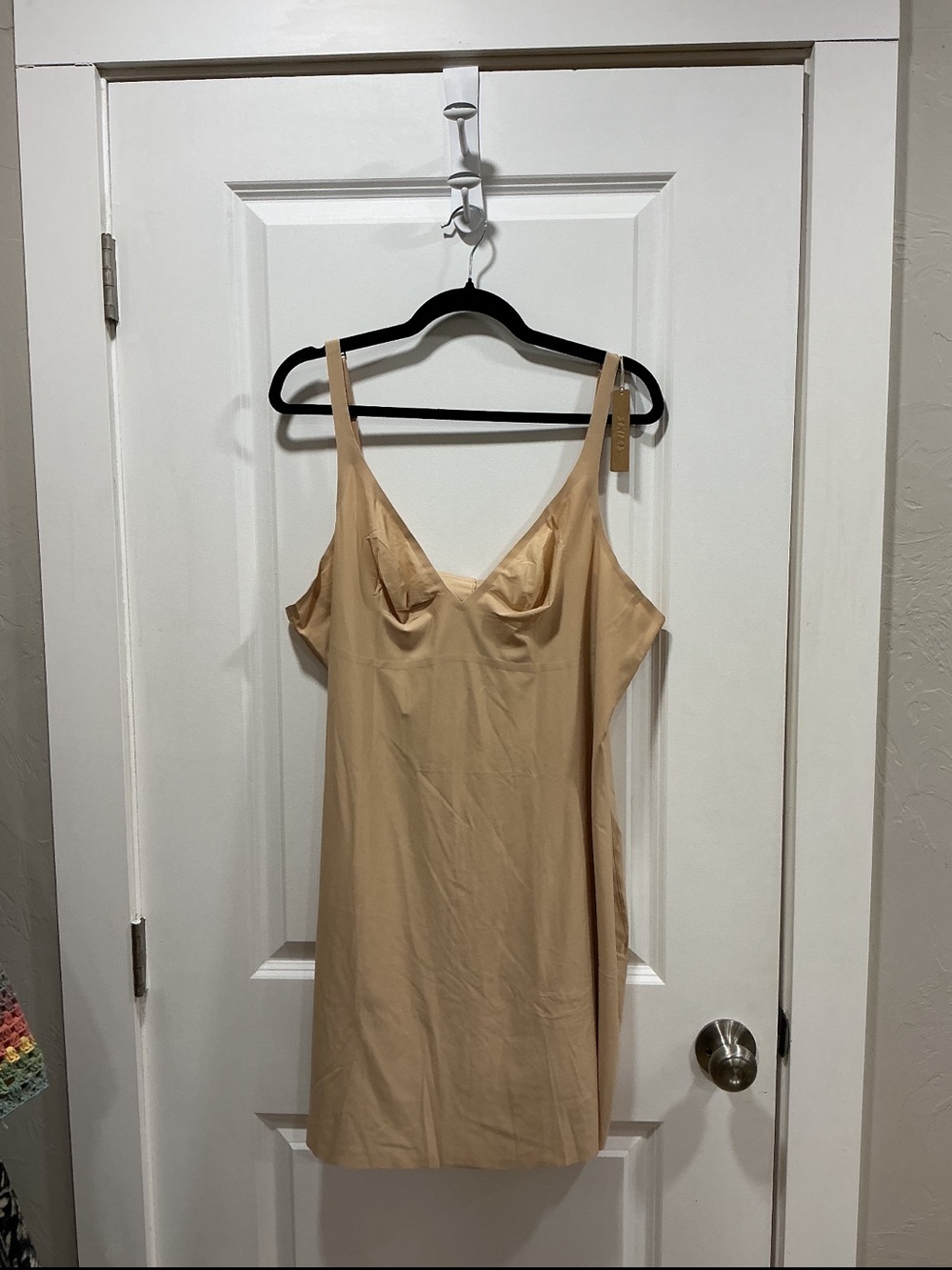 NEW WITH TAGS SKIMS 4X SLIP dress in clay